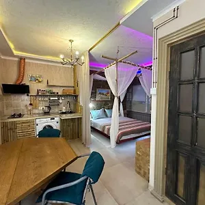 Center Side Hut Апартаменты